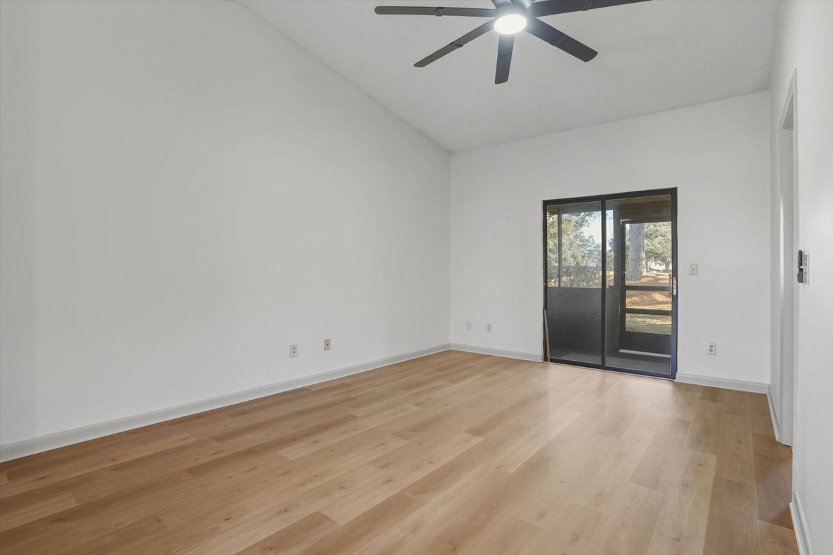 8329 Derbyshire Pl - Photo 4 of 28