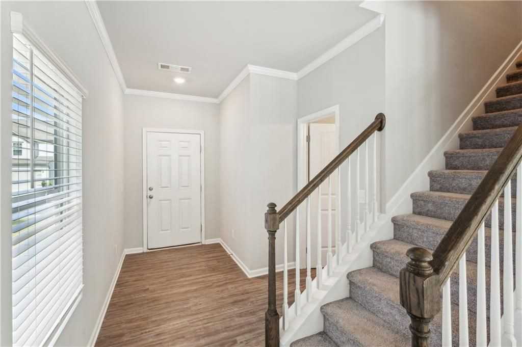 67 Pointe Pl - Photo 3 of 22