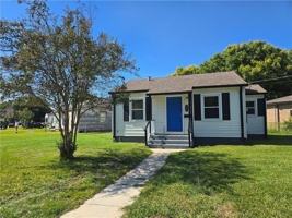 featured image of 33 Vivian Ct