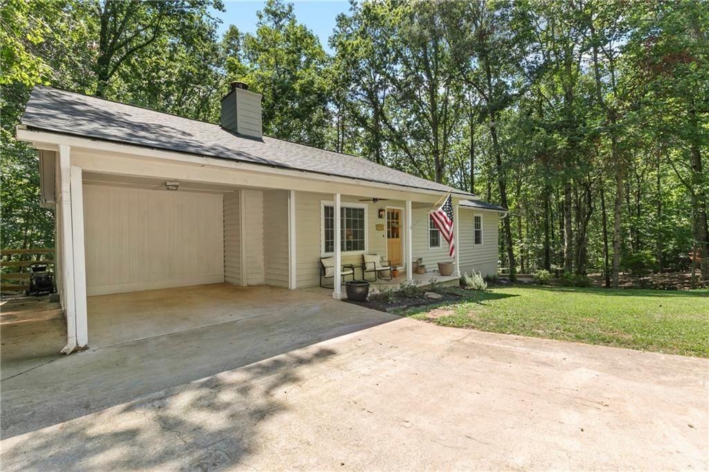 2667 Tammi Ln - Photo 2 of 32