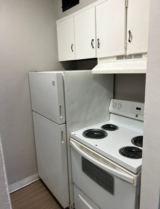 475 W Grand Ave - Photo 4 of 8