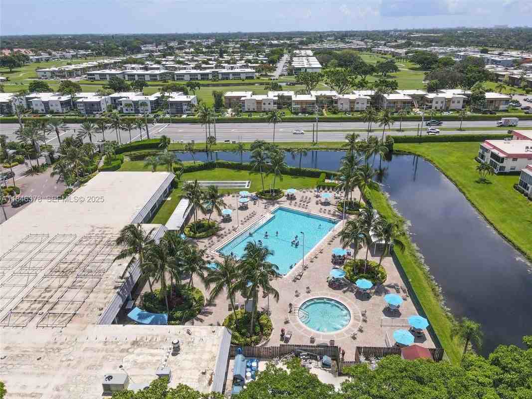 712 Monaco Pl - Photo 3 of 25