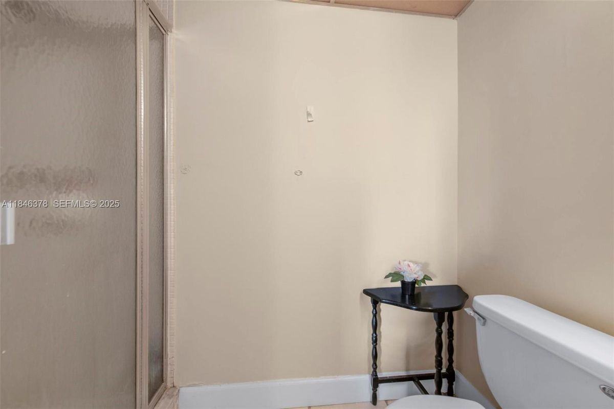 712 Monaco Pl - Photo 7 of 25