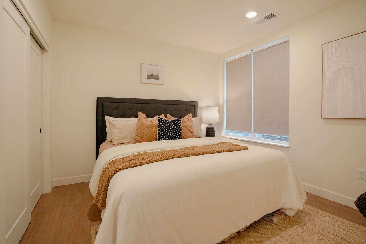 476 Taylor Apartments - Photo 3 of 50