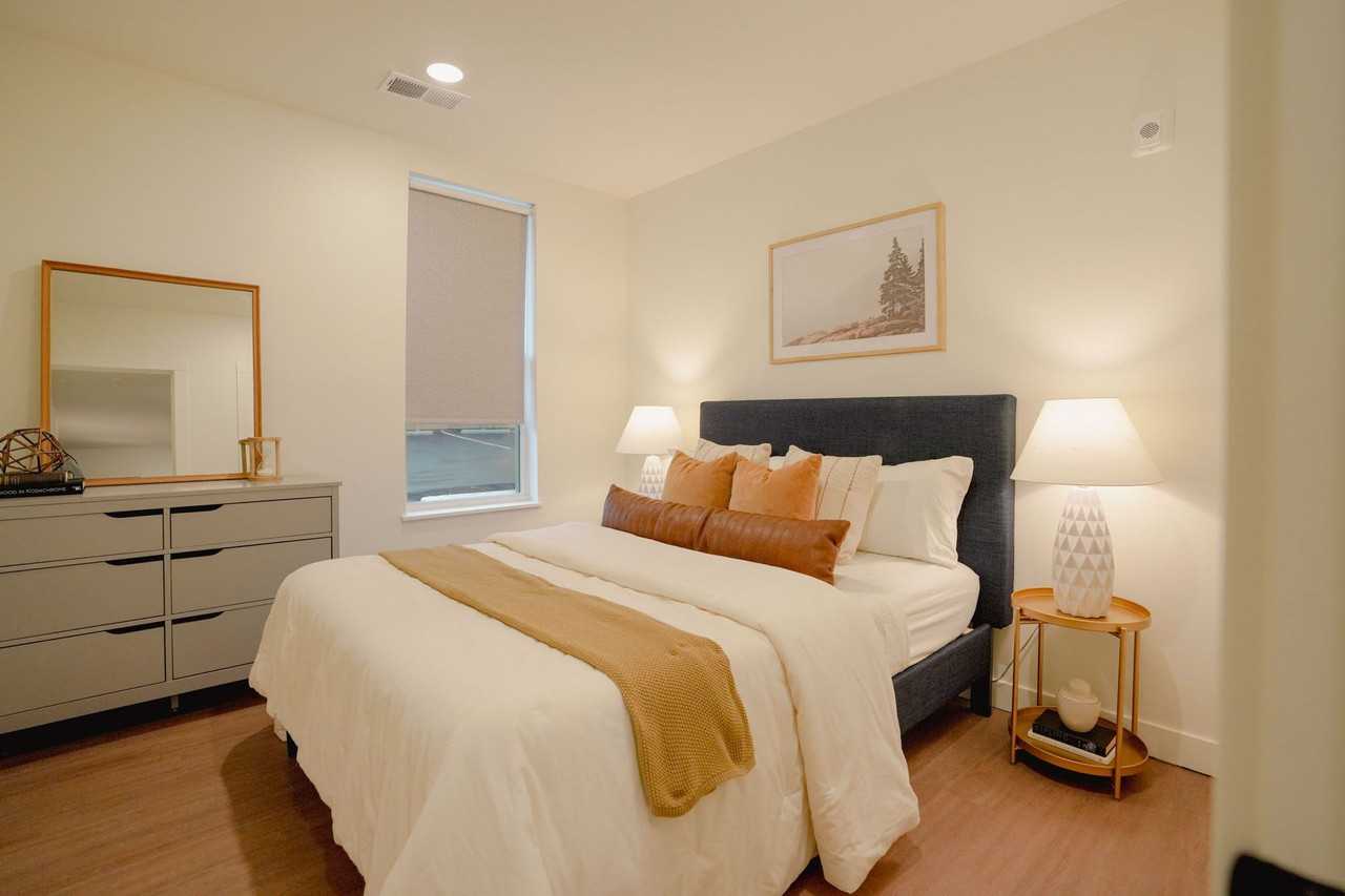 476 Taylor Apartments - Photo 6 of 50