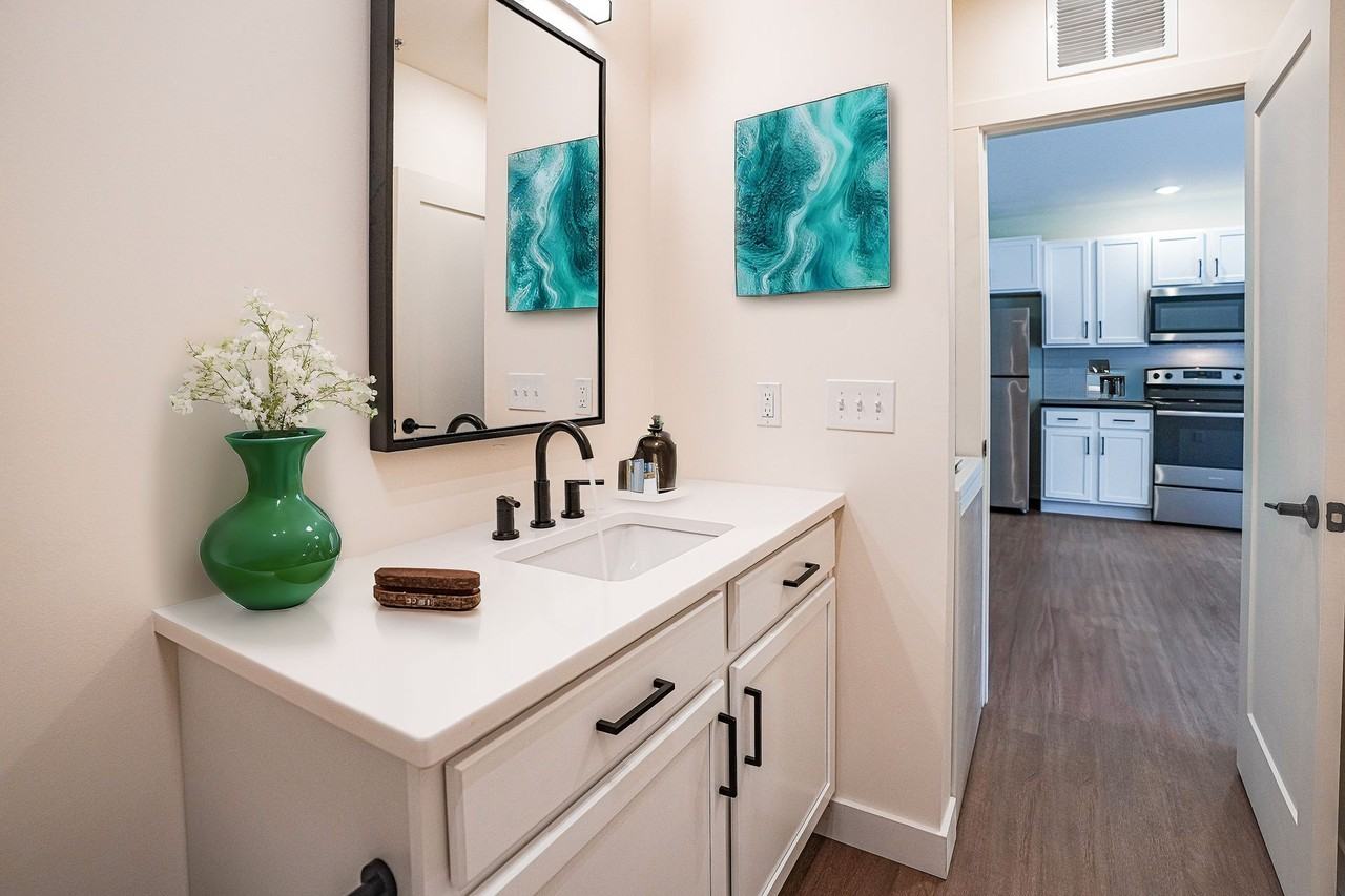 476 Taylor Apartments - Photo 7 of 50