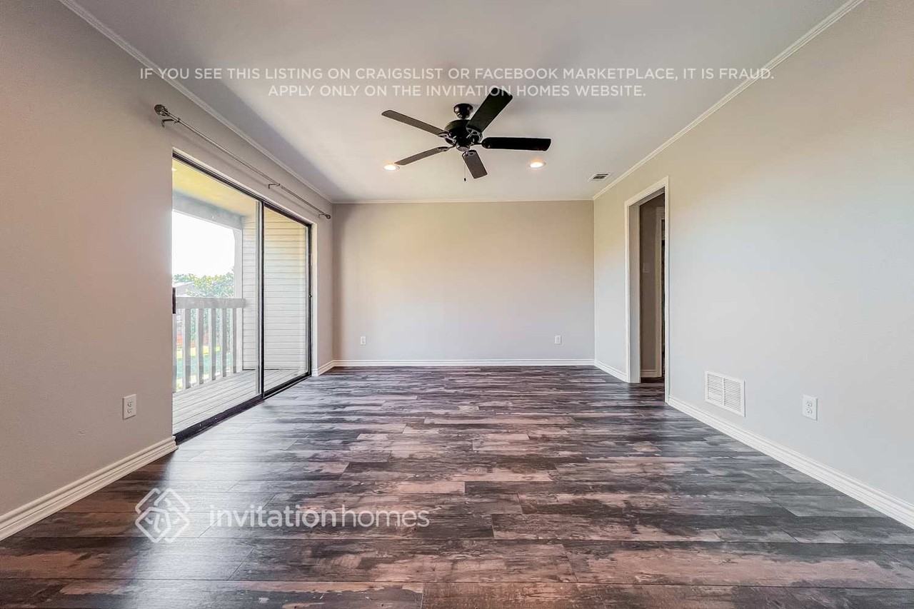 404 Columbia Dr - Photo 4 of 16