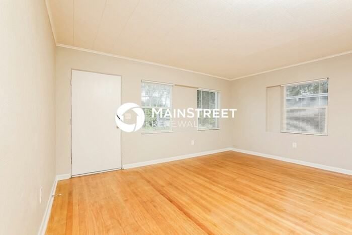 6908 Ambassador Dr - Photo 4 of 16