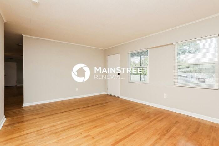 6908 Ambassador Dr - Photo 5 of 16