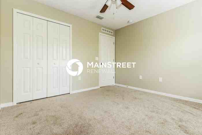 13336 Brewster Rd - Photo 7 of 17