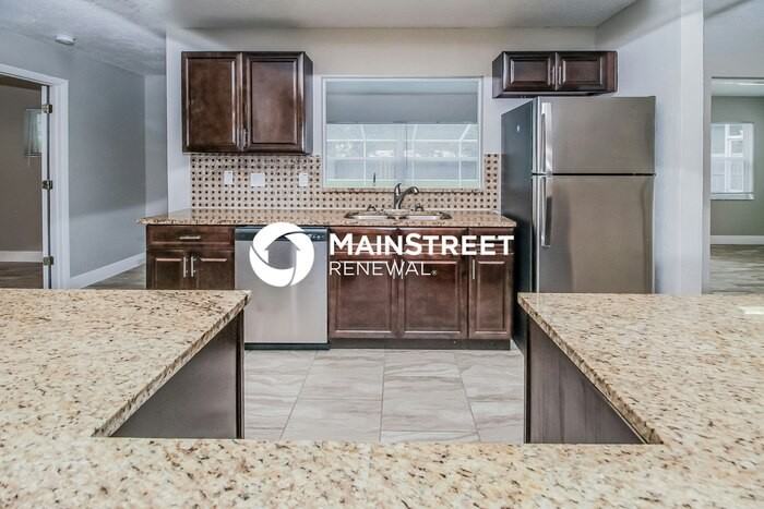 448 E Highland St - Photo 4 of 16