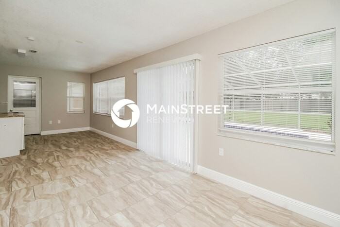 448 E Highland St - Photo 5 of 16