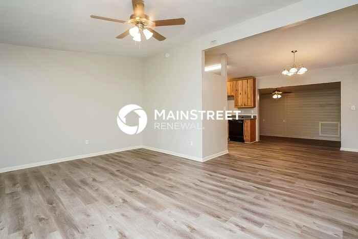 1301 Wood Ave - Photo 3 of 16