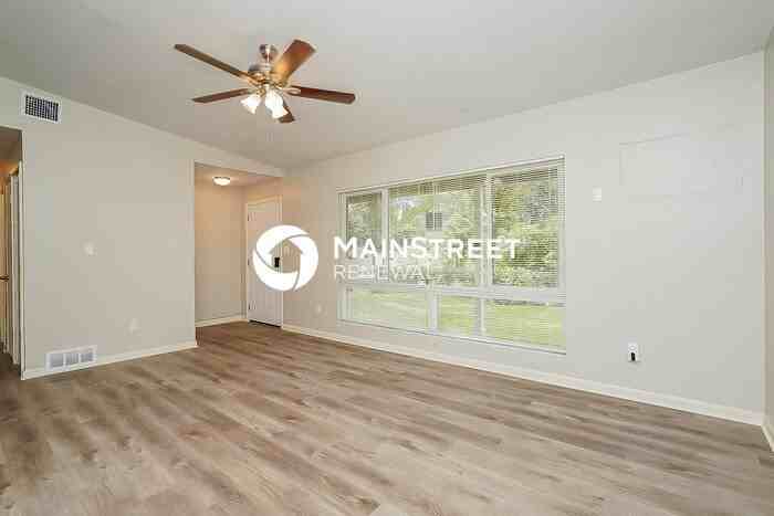 1301 Wood Ave - Photo 5 of 16