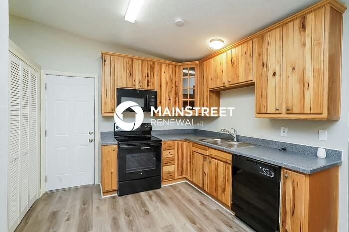 1301 Wood Ave - Photo 6 of 16