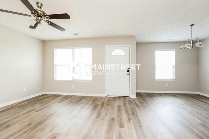 242 N Blakemore Ave - Photo 3 of 16