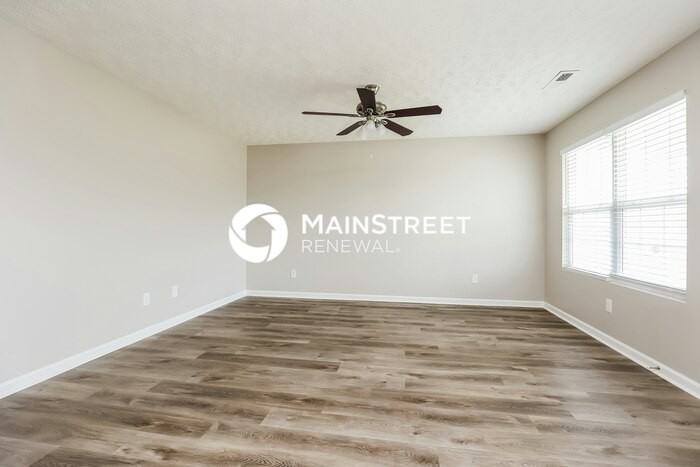 242 N Blakemore Ave - Photo 4 of 16