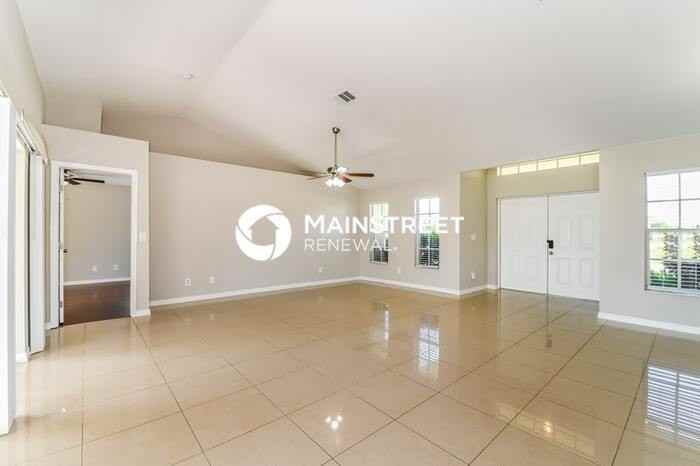 1425 Sw 6th Pl - Photo 3 of 14