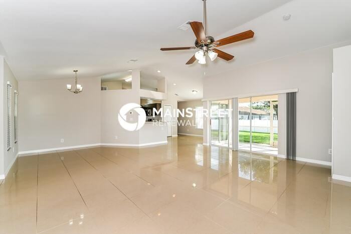 1425 Sw 6th Pl - Photo 4 of 14