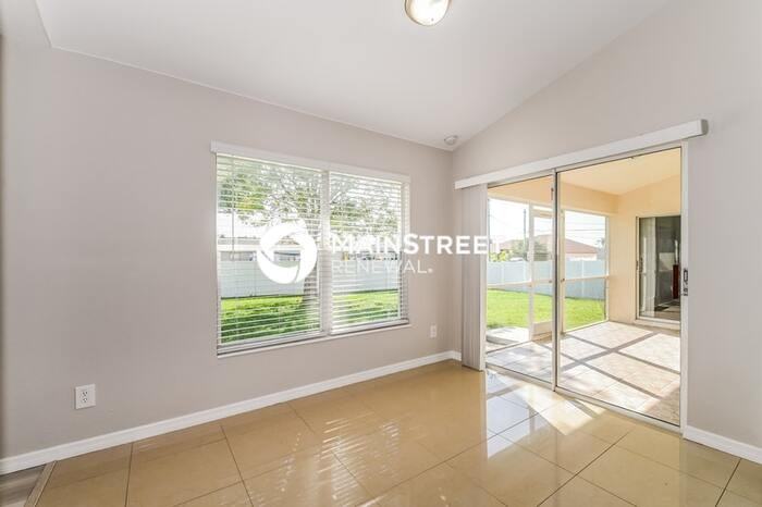 1425 Sw 6th Pl - Photo 6 of 14