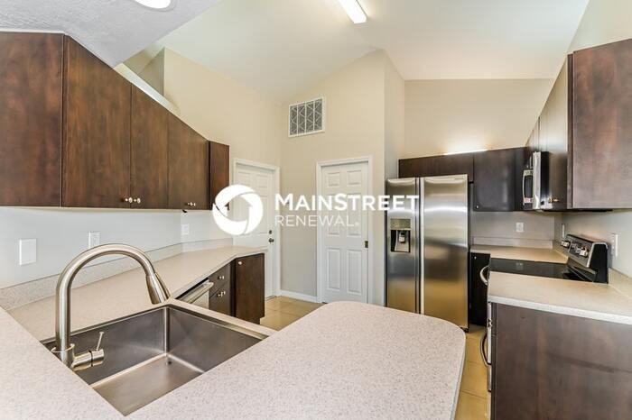 1425 Sw 6th Pl - Photo 7 of 14