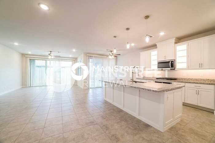 8615 S 69th Ln - Photo 5 of 31