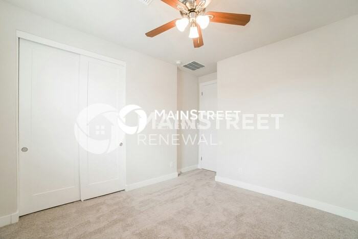 8615 S 69th Ln - Photo 7 of 31