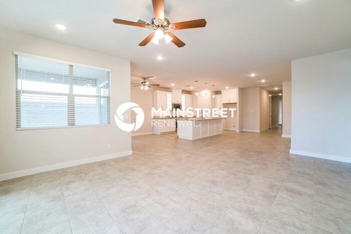 8615 S 69th Ln - Photo 2 of 16