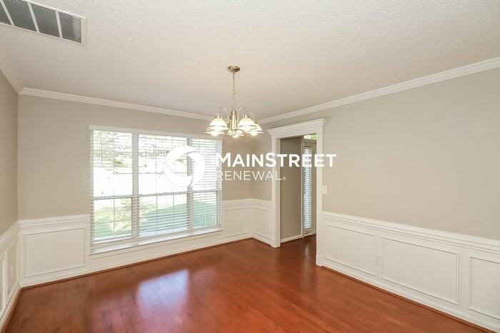 2190 Surrey Trl - Photo 5 of 17