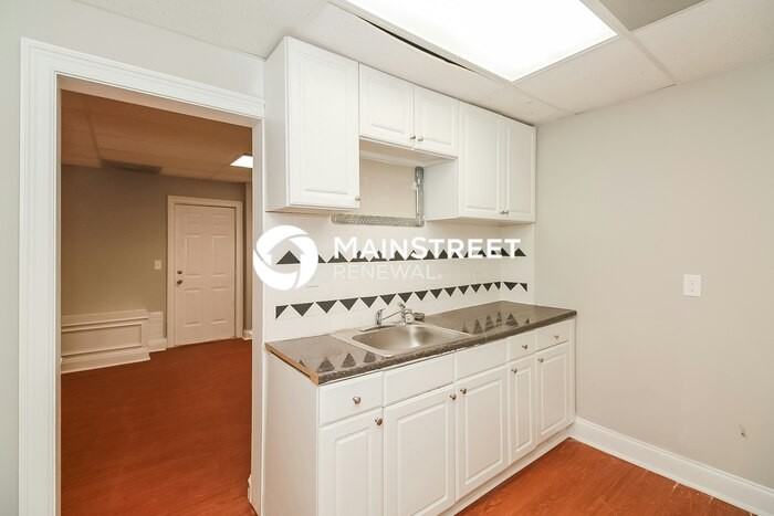 2190 Surrey Trl - Photo 6 of 17