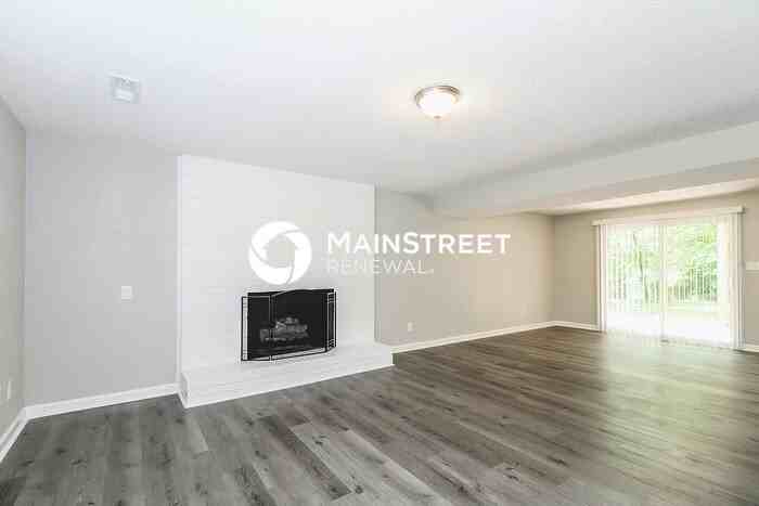 4309 Rosebriar Ln - Photo 6 of 17