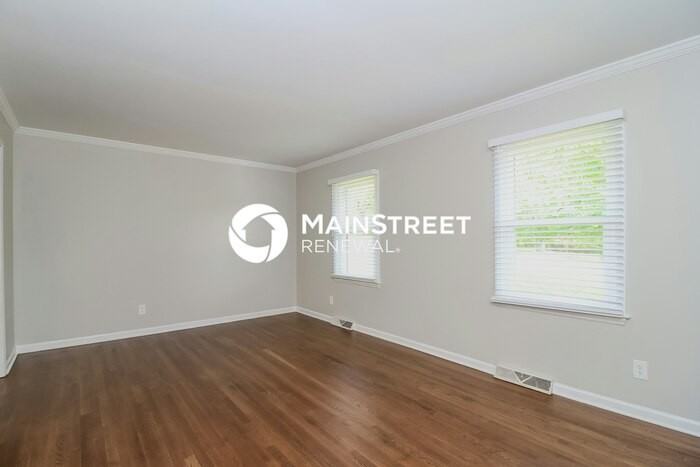 999 Nottingham Rd - Photo 2 of 18