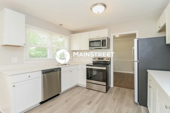 999 Nottingham Rd - Photo 4 of 18