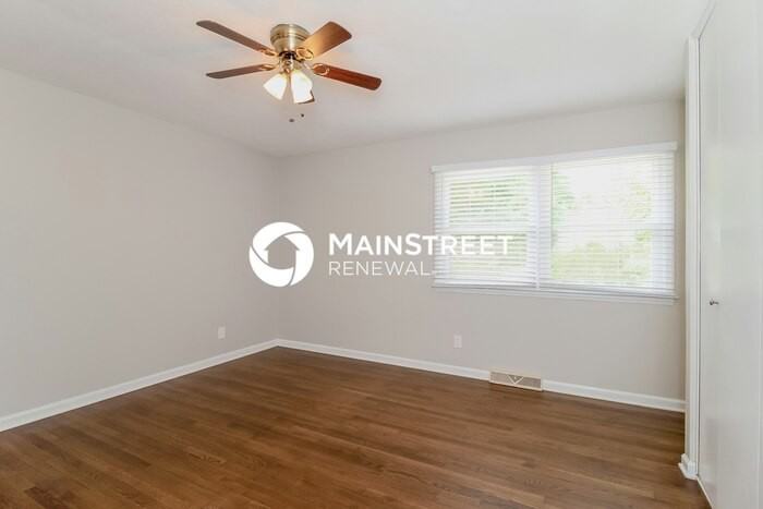 999 Nottingham Rd - Photo 7 of 18