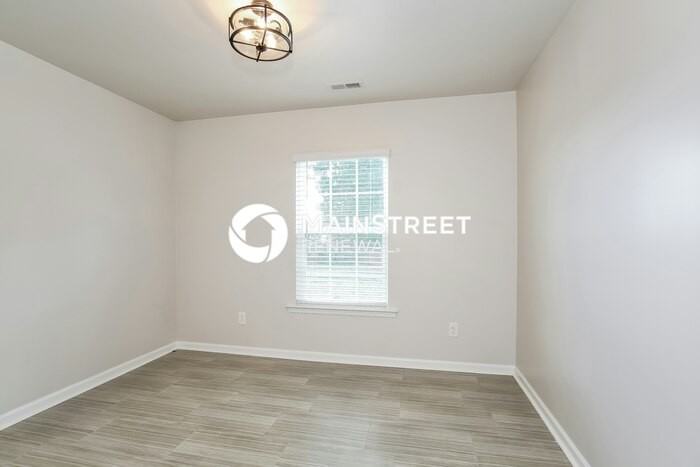 111 Naples Rd - Photo 7 of 17