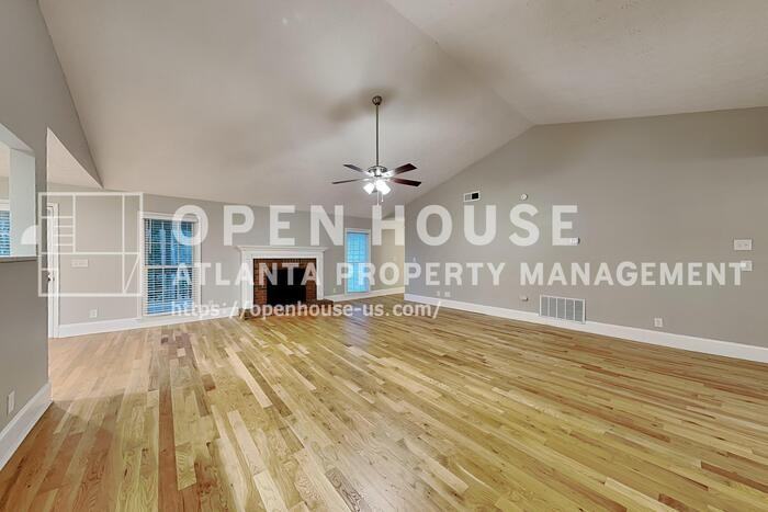 215 Hersfeld Ct - Photo 4 of 21