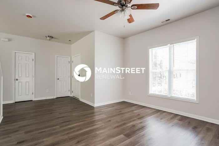 737 Southgate Dr - Photo 2 of 17