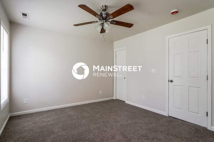 737 Southgate Dr - Photo 5 of 17