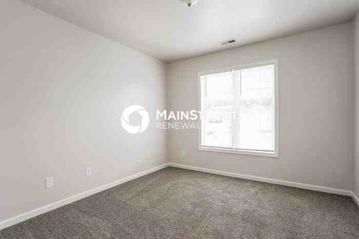 737 Southgate Dr - Photo 6 of 17