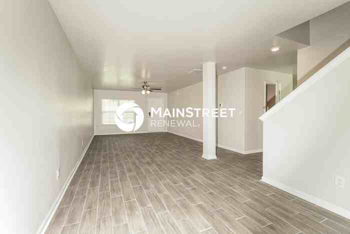 114 Ovada Ave - Photo 4 of 19