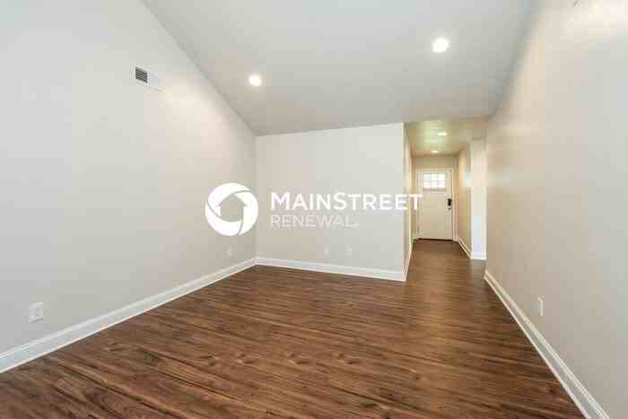 155 Earl Owens Dr - Photo 4 of 18