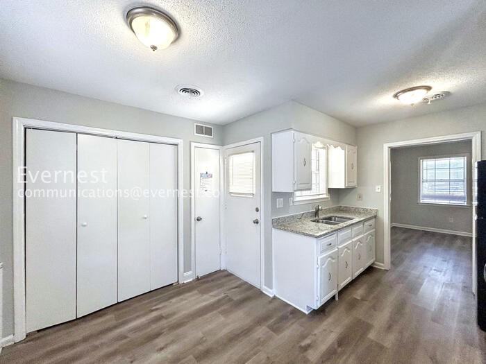 3500 Panbrook Cv - Photo 4 of 34