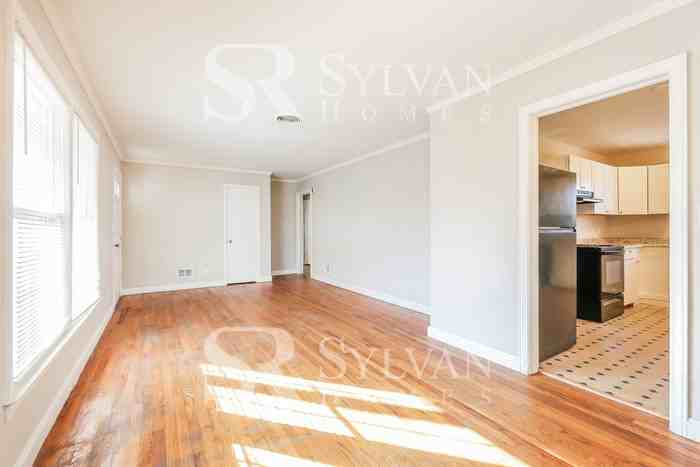 1119 E Lee Rd - Photo 4 of 15