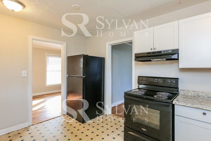 1119 E Lee Rd - Photo 6 of 15