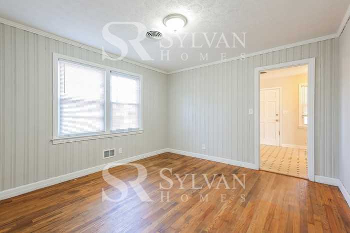 1119 E Lee Rd - Photo 7 of 15