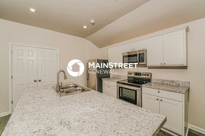 65 Jonathan Dr - Photo 6 of 18