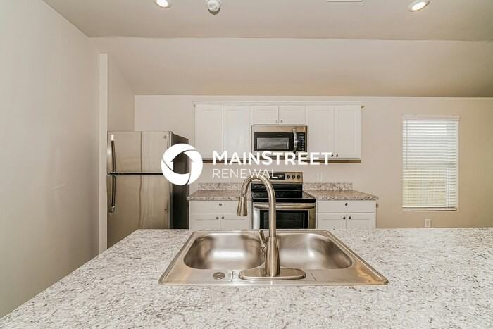 65 Jonathan Dr - Photo 7 of 18