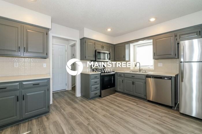 4012 Nw Delwood Ct - Photo 6 of 19