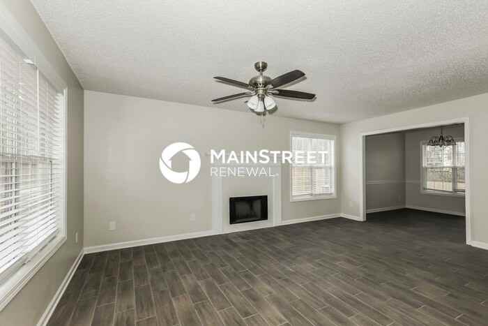 1065 Garrison Ct - Photo 2 of 17