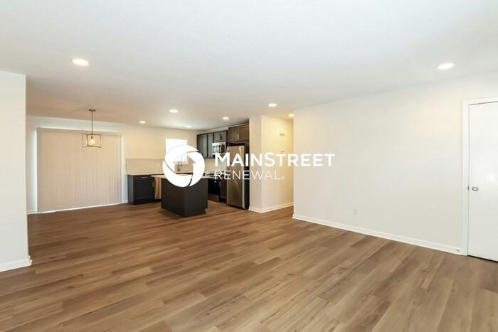 11119 N Harrison St - Photo 2 of 19